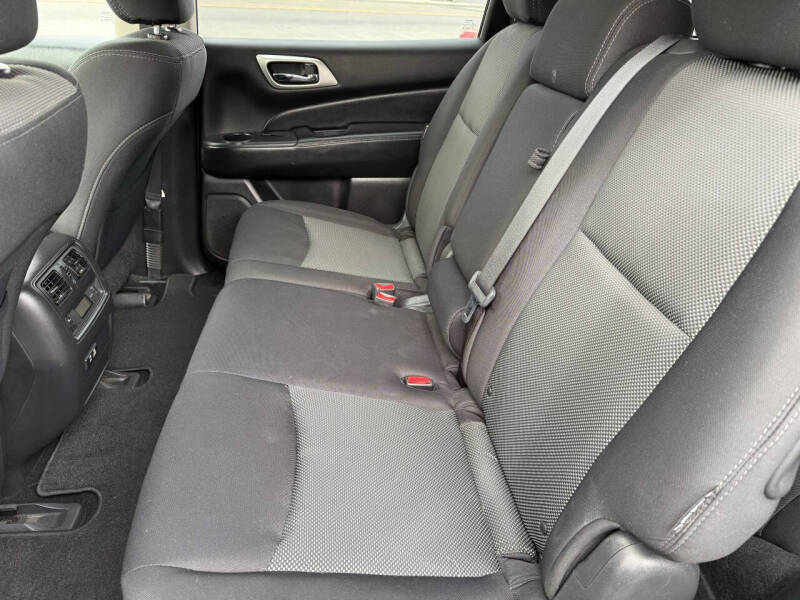 2019 Nissan Pathfinder SV