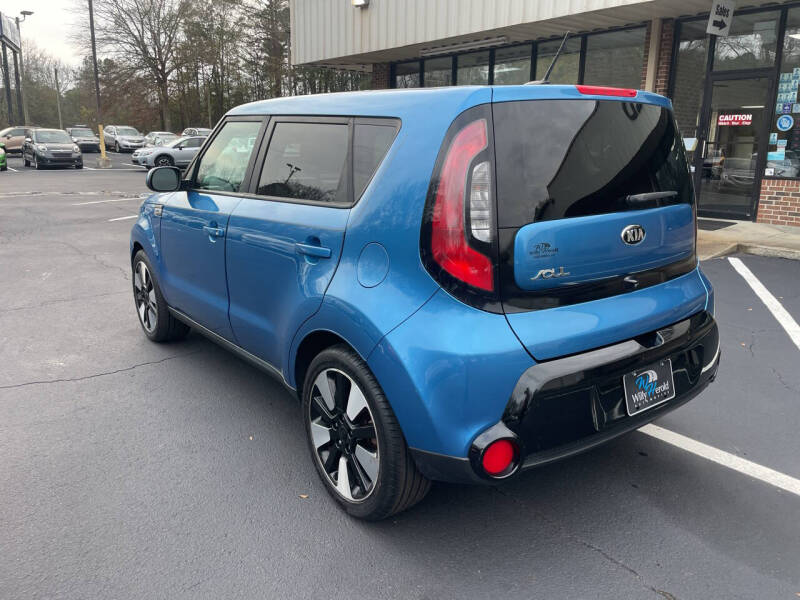 2016 Kia Soul +