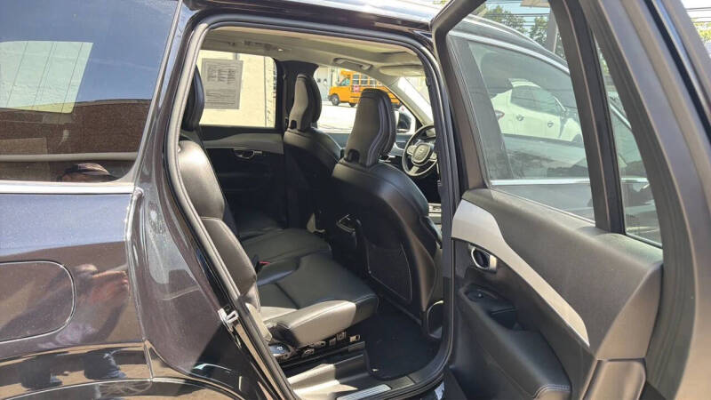 2023 Volvo XC90 B5 Core