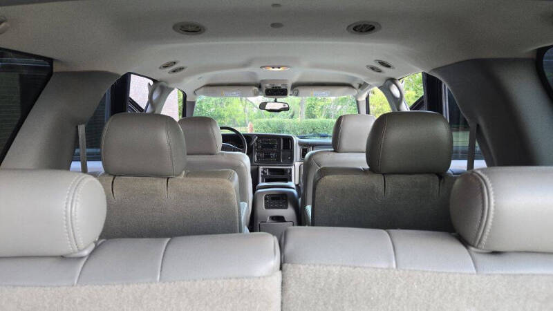 2004 GMC Yukon SLE - Photo 30