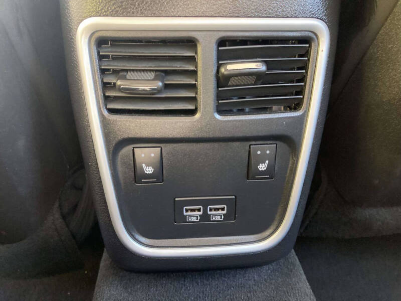 2023 Chrysler 300 Touring L