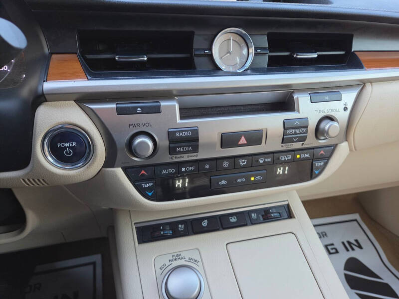 2013 Lexus ES 300h