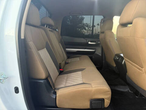 2014 Toyota Tundra SR5