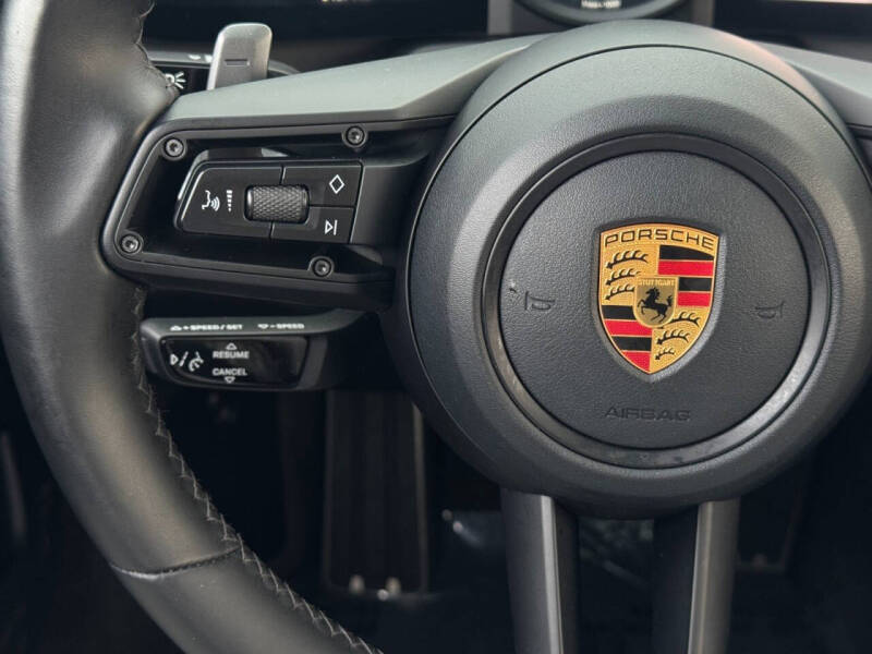 2021 Porsche 911 Carrera