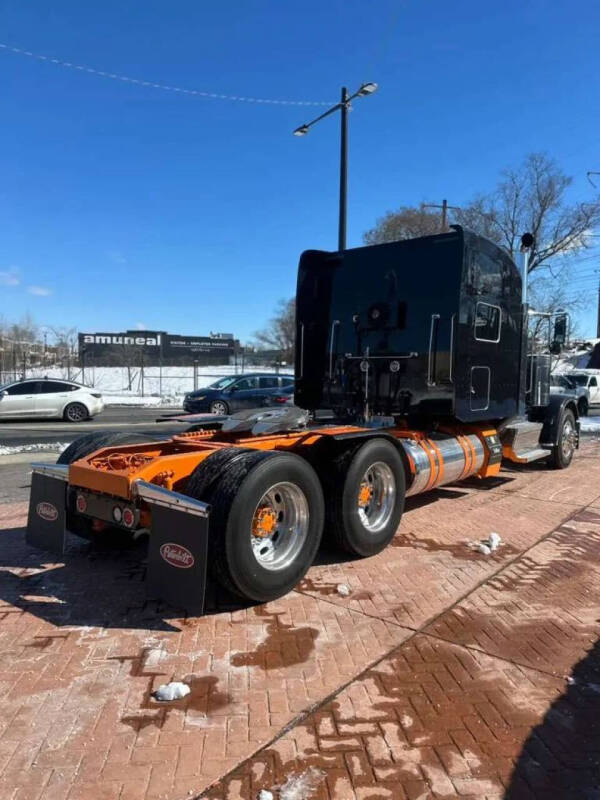 2020 Peterbilt 389