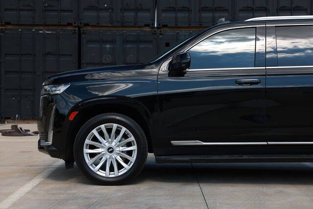 2023 Cadillac Escalade ESV Luxury