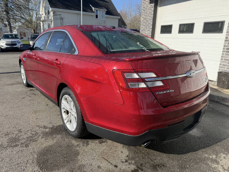 2015 Ford Taurus SEL