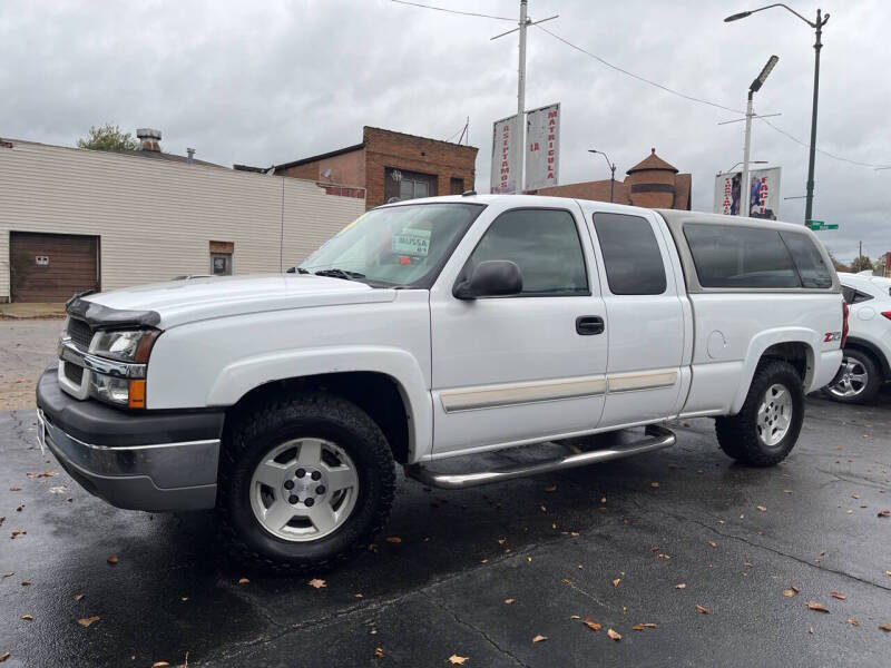 2004 Chevrolet Silverado 1500 for sale at Latino Motors in Aurora IL