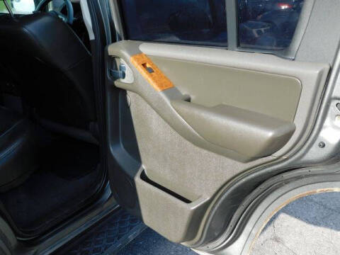 2005 Nissan Pathfinder LE