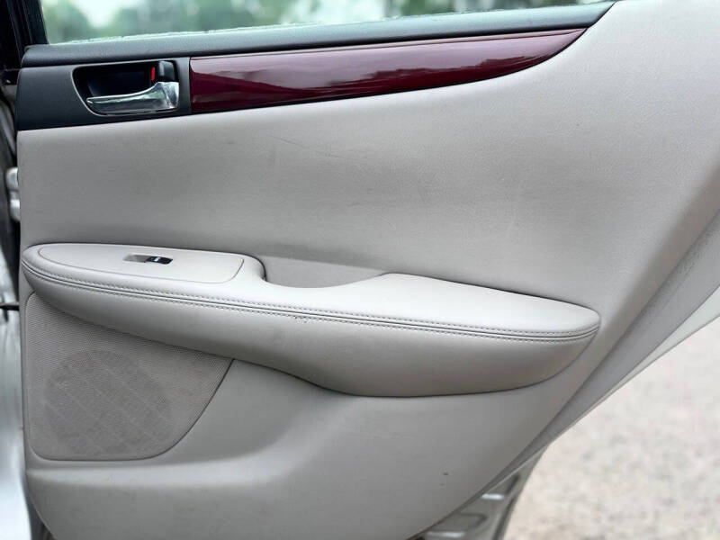 2004 Lexus ES 330