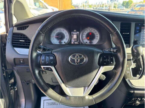 2016 Toyota Sienna