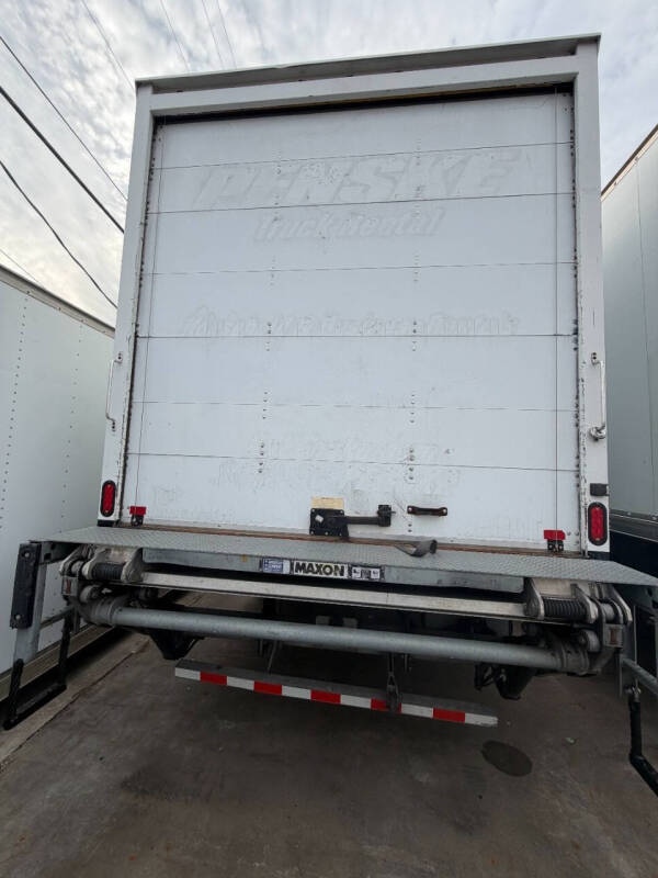 2020 Freightliner M2 106