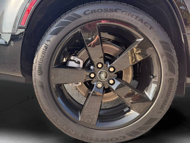 2025 Land Rover Defender 130 P400 X-Dynamic SE