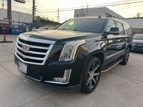 2017 Cadillac Escalade ESV Luxury