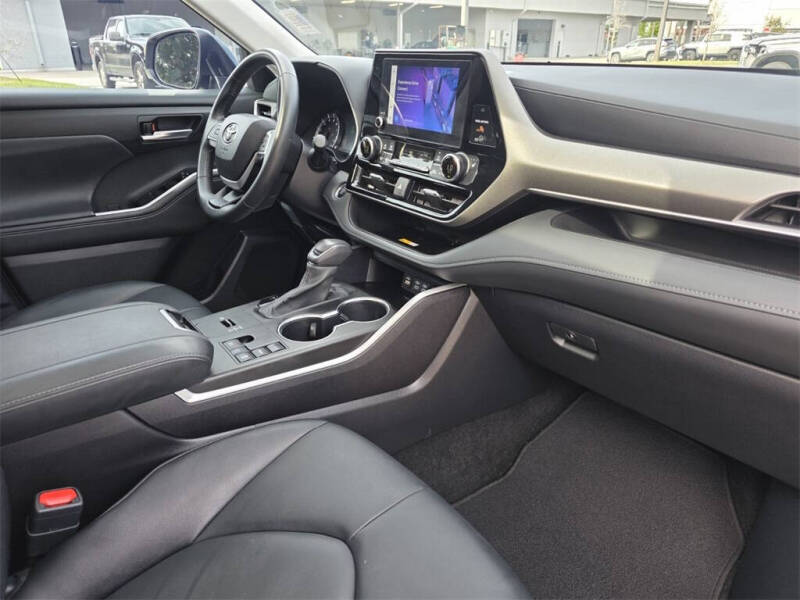 2024 Toyota Highlander XLE