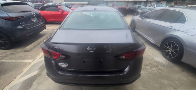 2024 Nissan Altima 2.5 SV