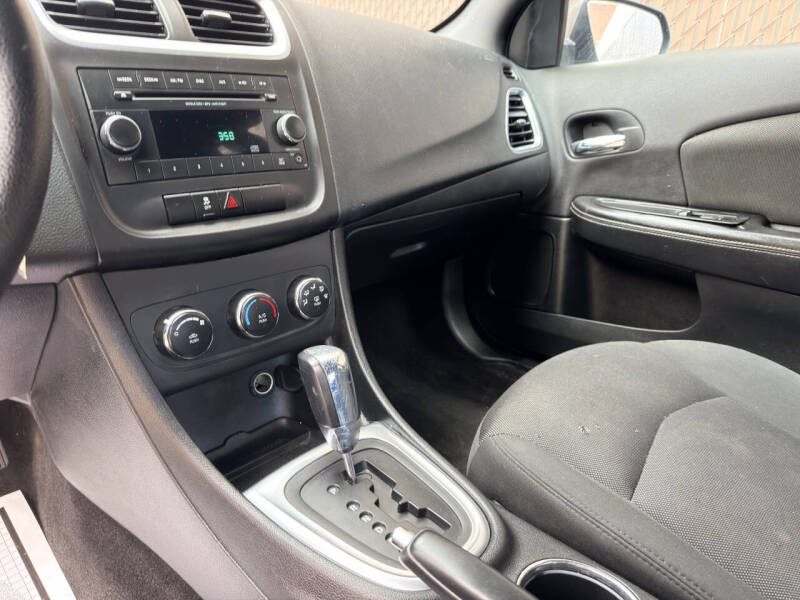 2012 Dodge Avenger SE