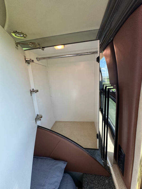 2001 Prevost Liberty