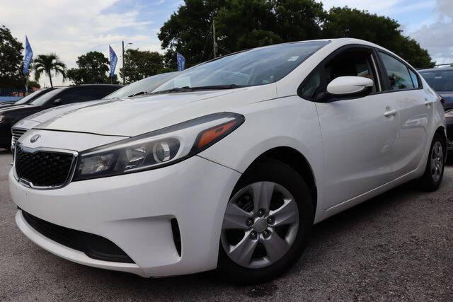 2017 Kia Forte for sale at OCEAN AUTO SALES in Miami FL