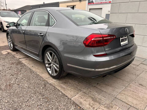 2017 Volkswagen Passat 1.8T R-Line