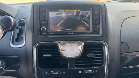 2014 Chrysler Town and Country Touring