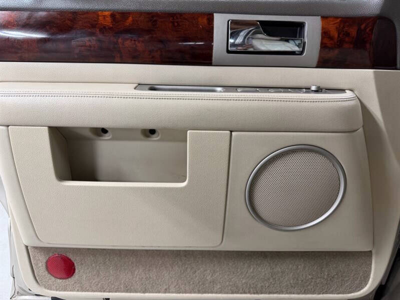 2004 Lincoln Navigator Luxury