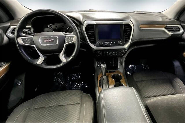 2017 GMC Acadia SLE-2