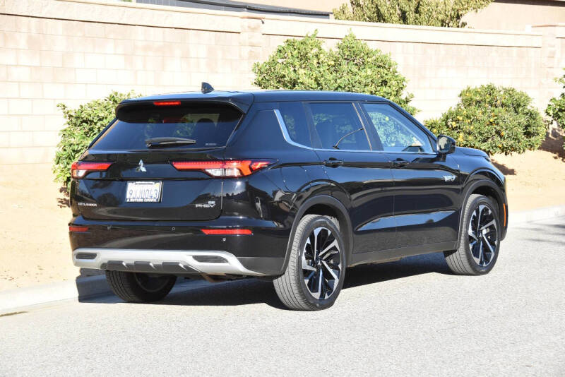 2023 Mitsubishi Outlander PHEV SE