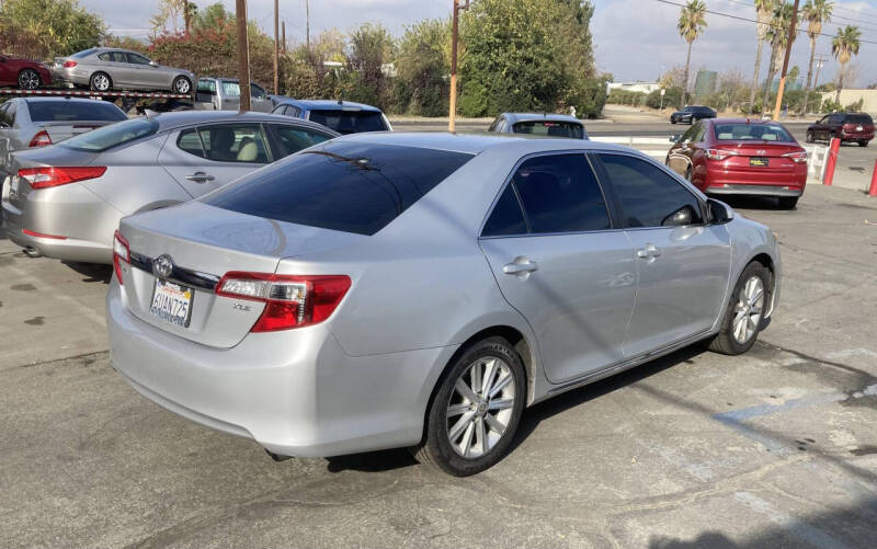 2012 Toyota Camry XLE photo 4