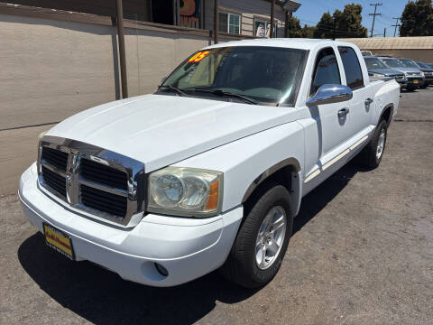 2005 Dodge Dakota SLT