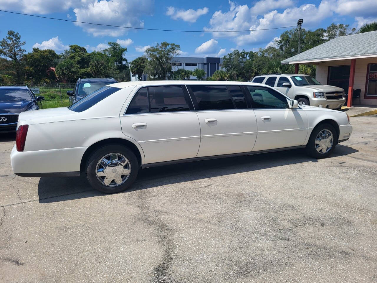 2000 Cadillac Deville Professional for sale at FAMILY AUTO BROKERS in Longwood, FL