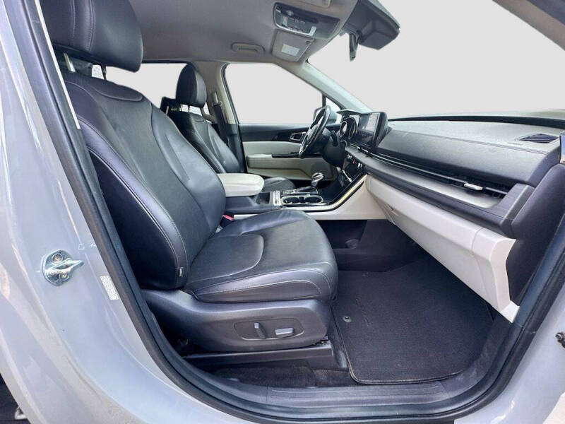2022 Kia Carnival SX