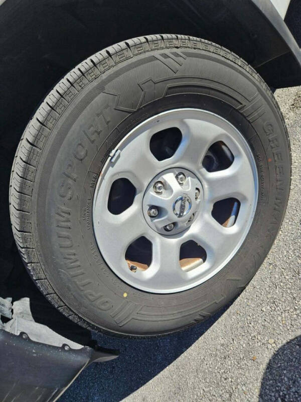 2017 Nissan Titan SV