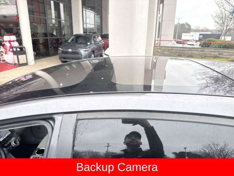 2015 Toyota Prius v Five