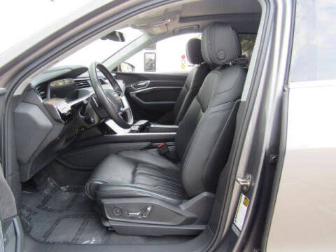 2019 Audi e-tron quattro Prestige