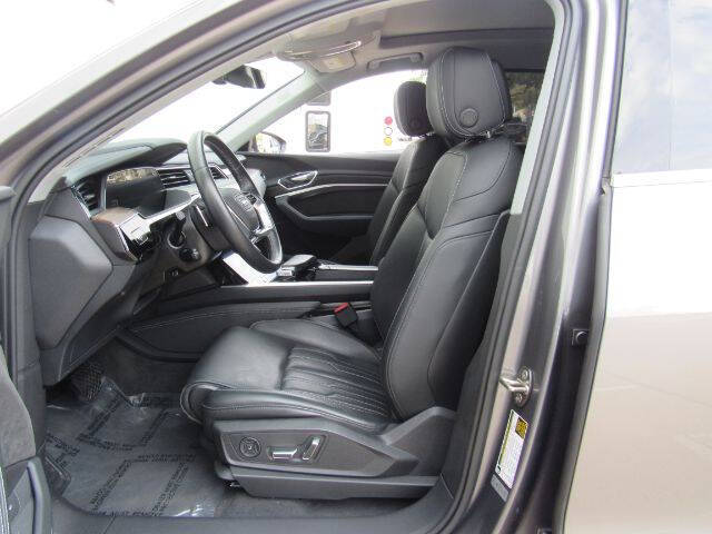 2019 Audi e-tron quattro Prestige