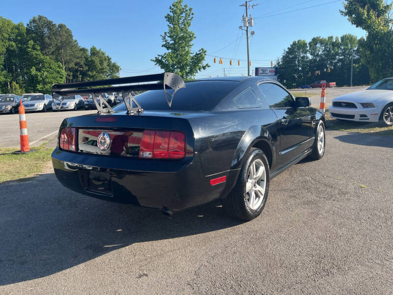 2006 Ford Mustang V6 Standard