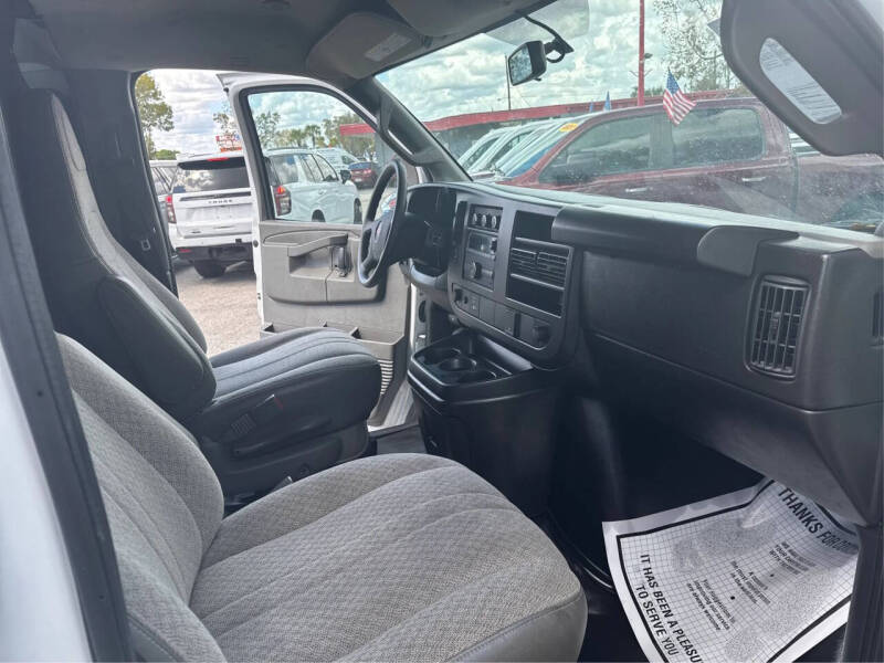 2023 GMC Savana 2500