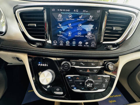 2018 Chrysler Pacifica Hybrid Limited