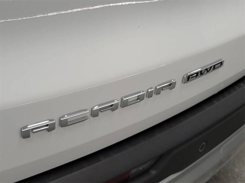 2025 GMC Acadia Elevation