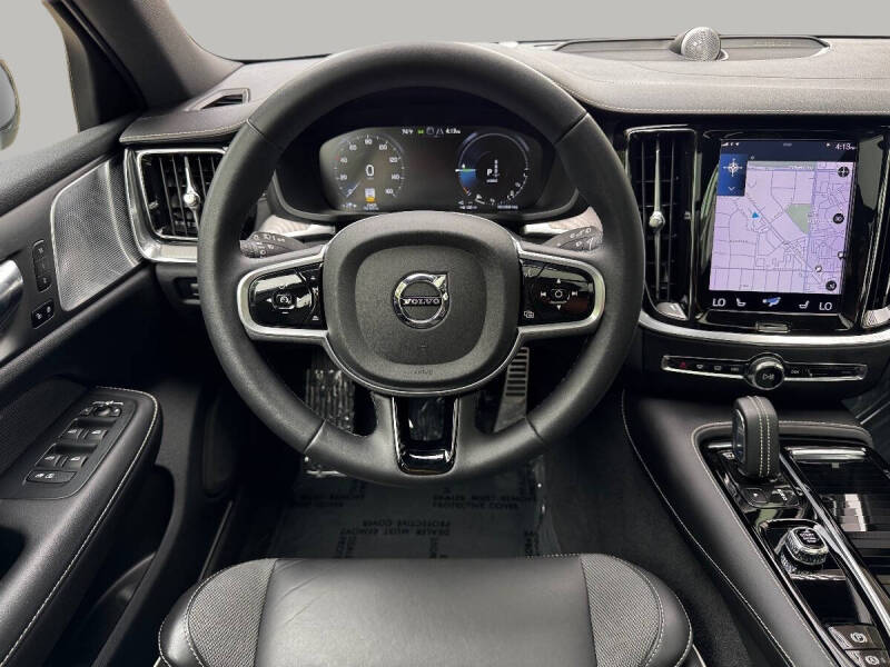 2022 Volvo V60 Recharge T8 Polestar Engineered