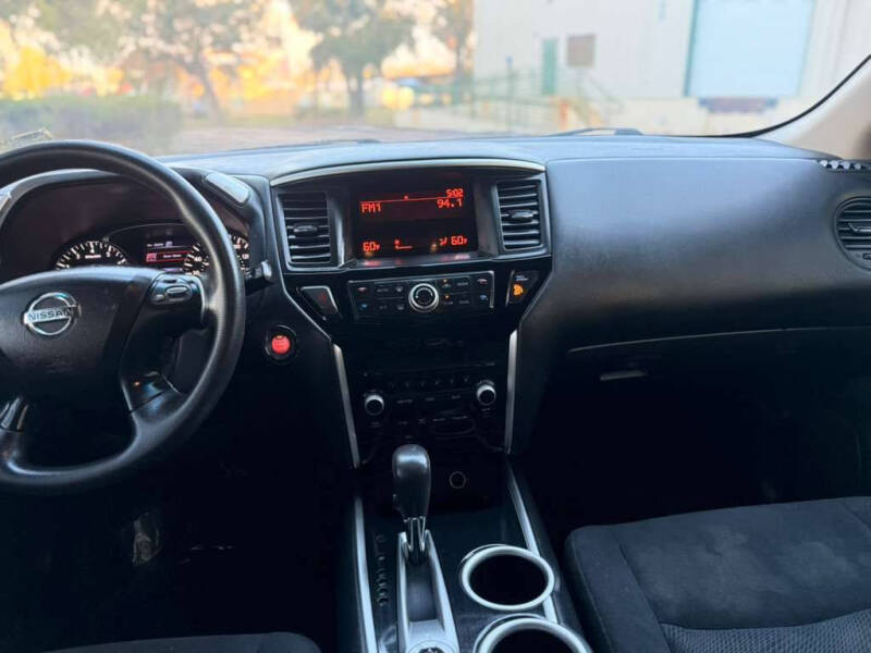 2016 Nissan Pathfinder S