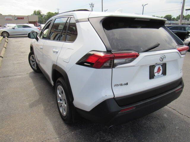 2019 Toyota RAV4 LE