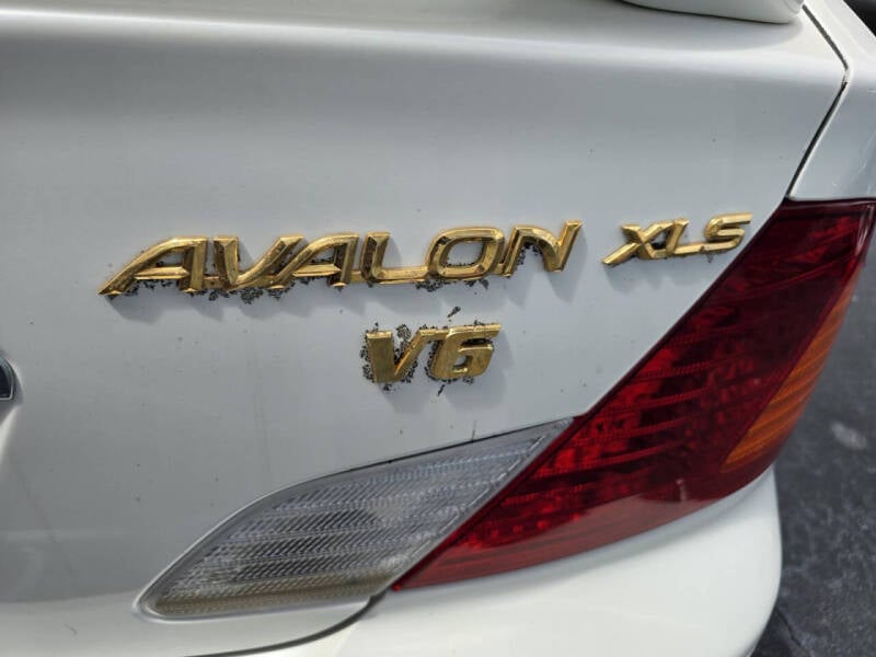 2002 Toyota Avalon XLS photo 10