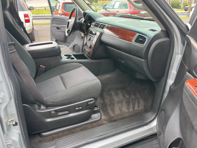 2013 Chevrolet Suburban LS
