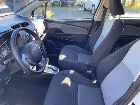 2018 Toyota Yaris 5-Door LE