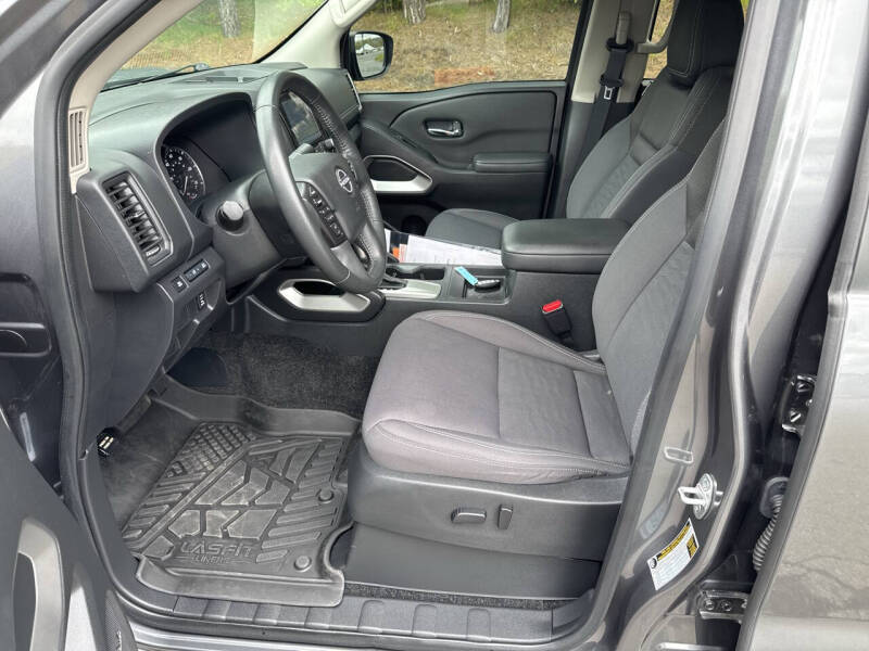 2023 Nissan Frontier SV