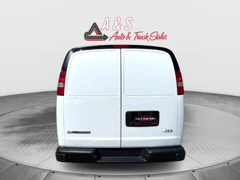 2022 Chevrolet Express 2500