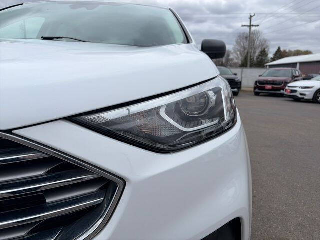 2022 Ford Edge SE