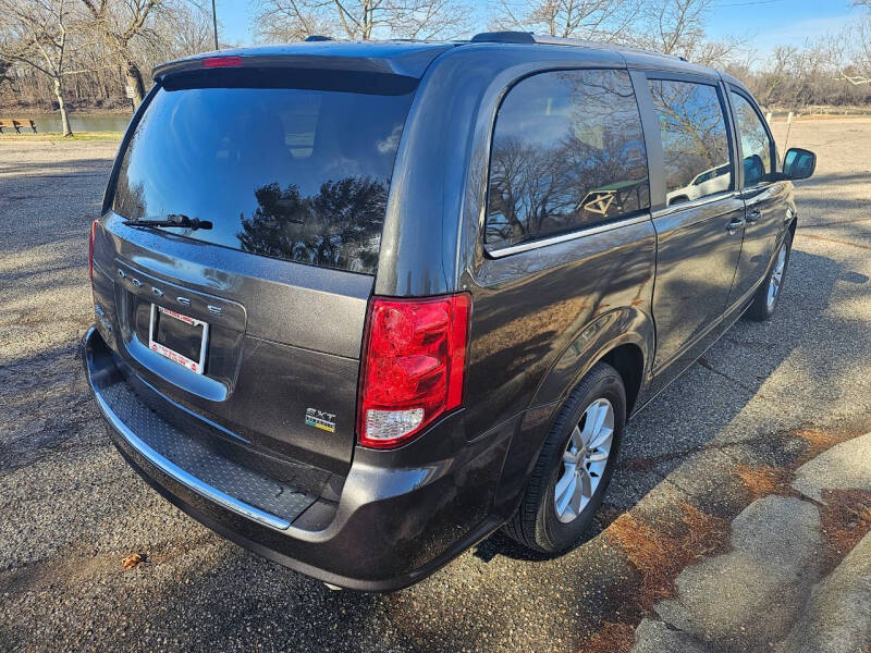 2019 Dodge Grand Caravan SXT photo 3